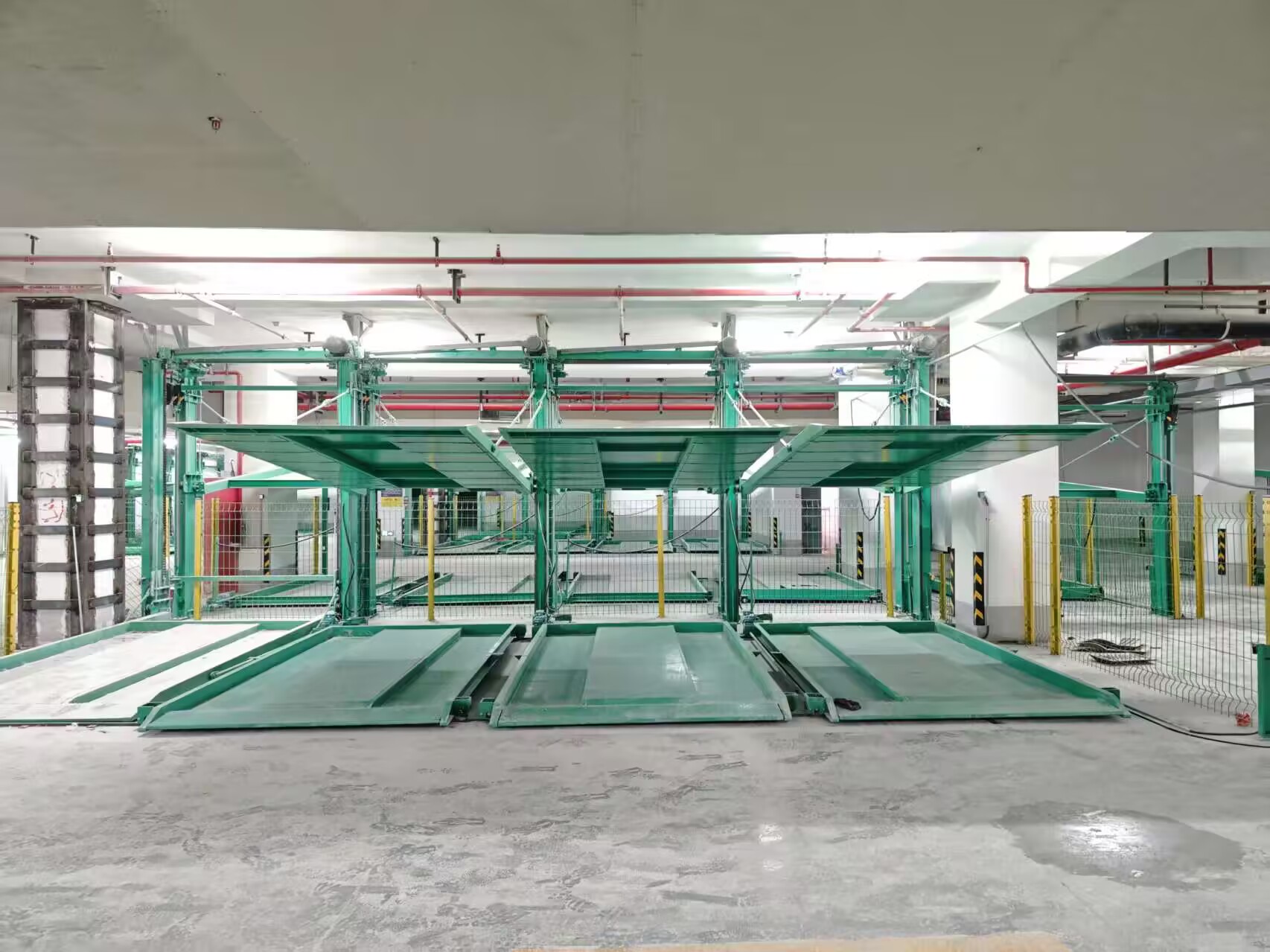 Rear cantilever second floor lifting and lateral movement