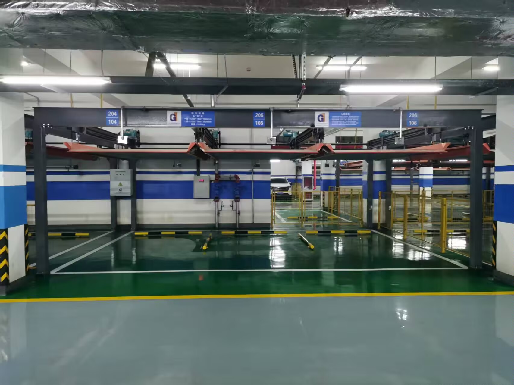 Two-story simple lifting three-dimensional garage